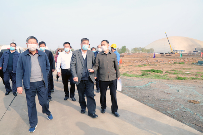 河南省發(fā)改委副主任、能源局局長高義到萬基控股集團調(diào)研2×66萬千瓦機組項目建設(shè)情況
