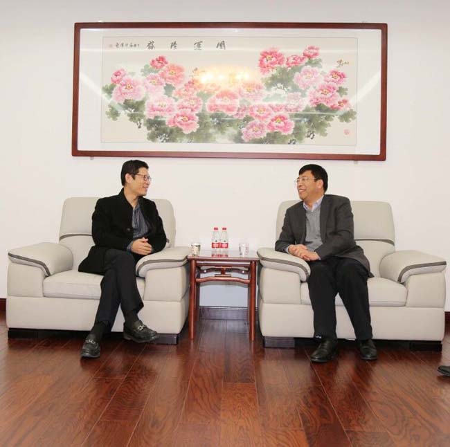 招商銀行洛陽分行行長韓東偉一行到萬基控股集團(tuán)調(diào)研